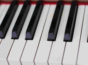 Accordeur de piano à Nantes, réglage et accord d’un piano