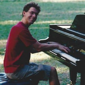 Duncan Loïc Wheatley, technicien piano au Festival de La Roque-d’Anthéron